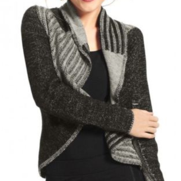 CAbi Sweaters - Cabi sweater size M